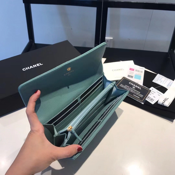 シャネル財布角部分ディテール